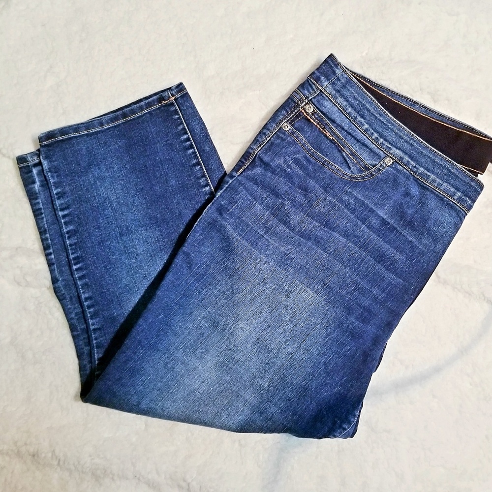 Maurice's Dark Wash Denim Flex Capri's